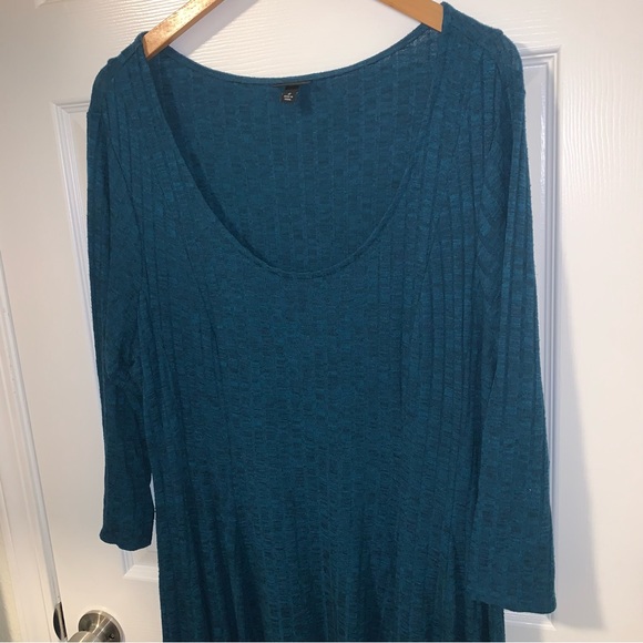❌SOLD❌ Torrid (Size 2) Teal Colored 3/4 Sleeves Dress - Picture 2 of 6
